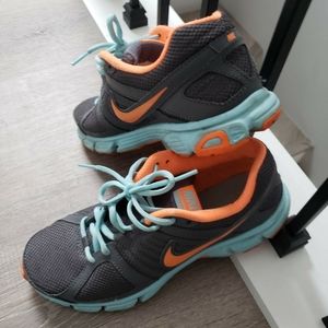 Nike women Running Shoe